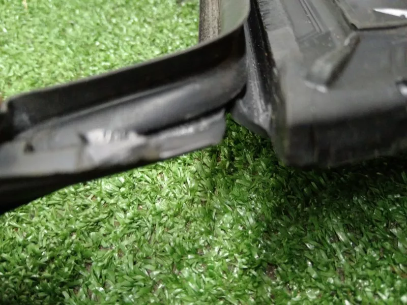 Уплотнитель стекла двери