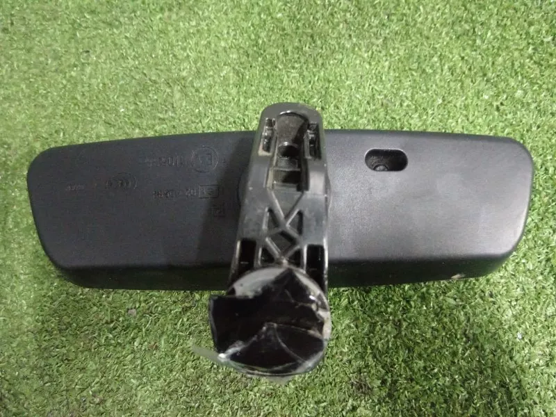 Зеркало заднего вида