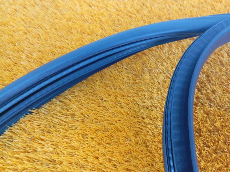 Уплотнитель проема двери