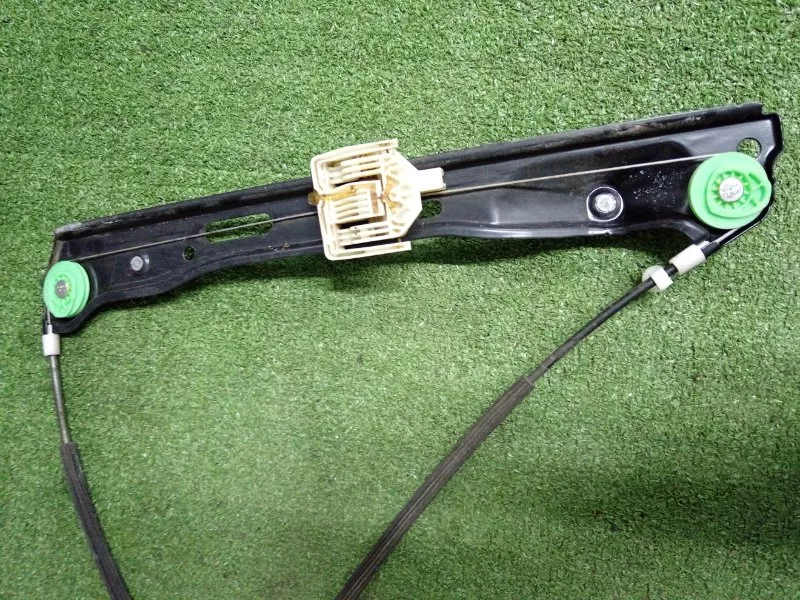 Стеклоподъемник BMW 1-Series 2004 51337138466 E87, передний правый