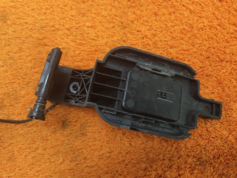 Лючок топливного бака