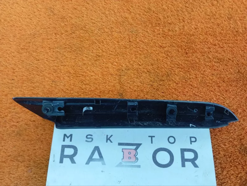 Молдинг на крыло