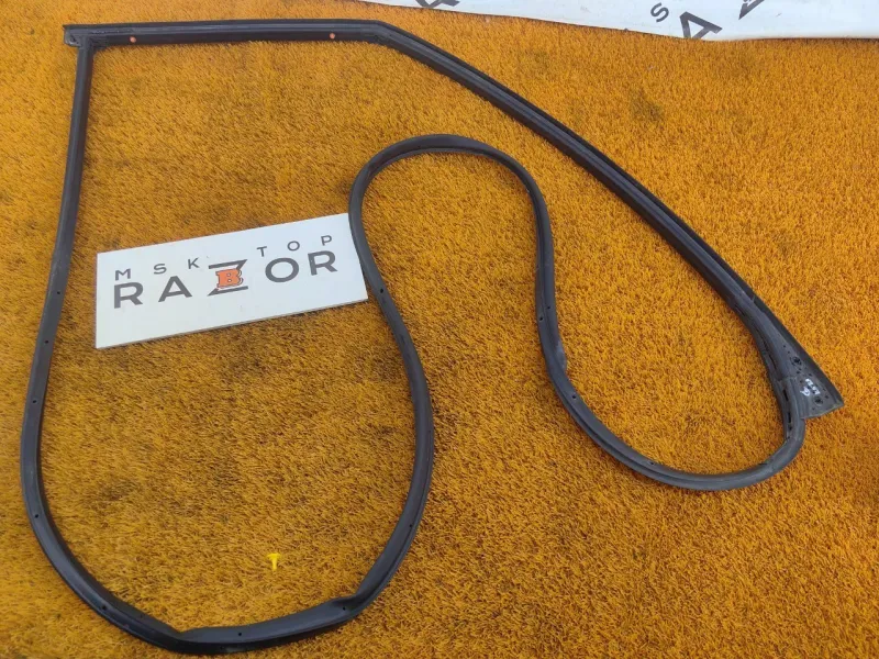 Уплотнитель двери