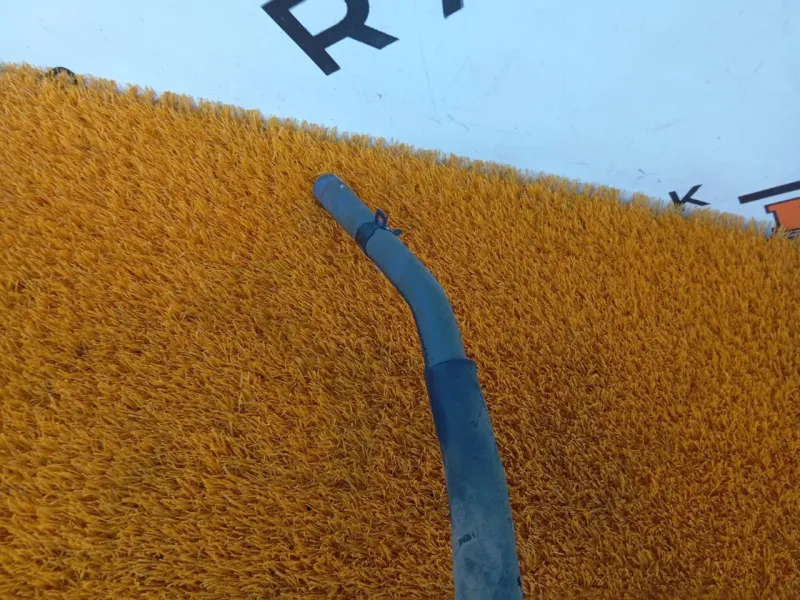 Горловина топливного бака