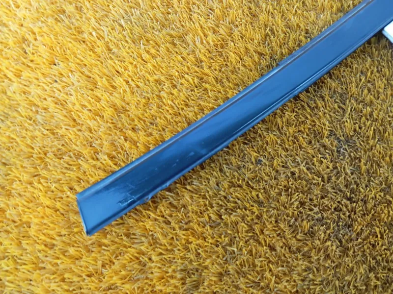 Уплотнитель стекла двери