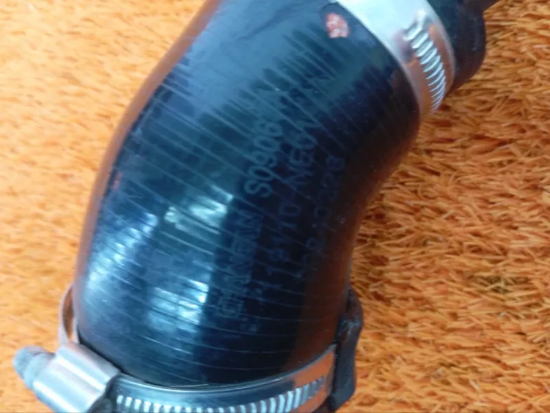 Патрубок интеркулера