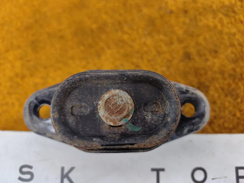 Подушка двигателя