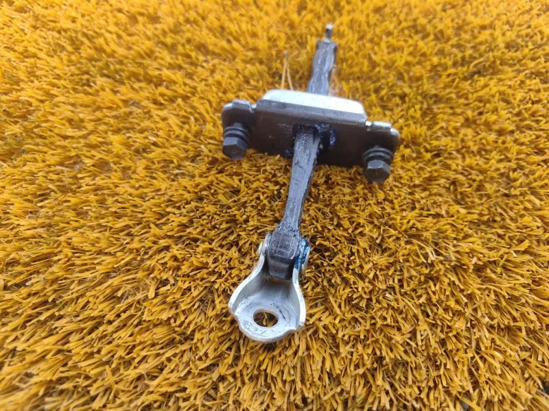 Ограничитель двери