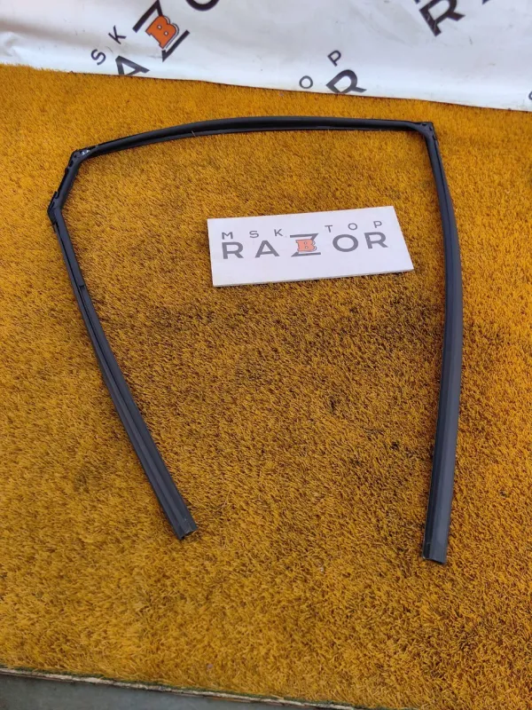 Уплотнитель стекла двери