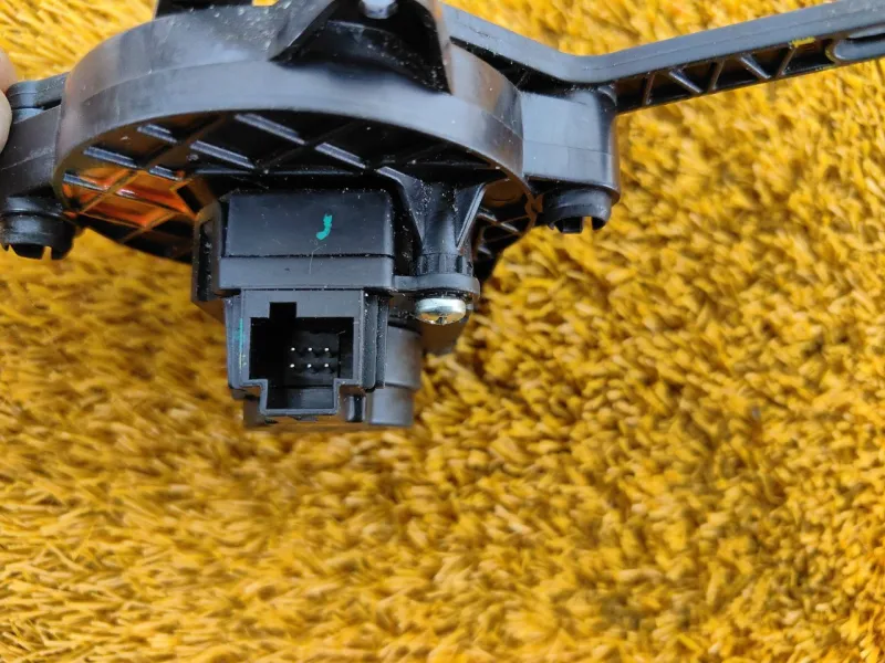 Моторчик заслонки печки