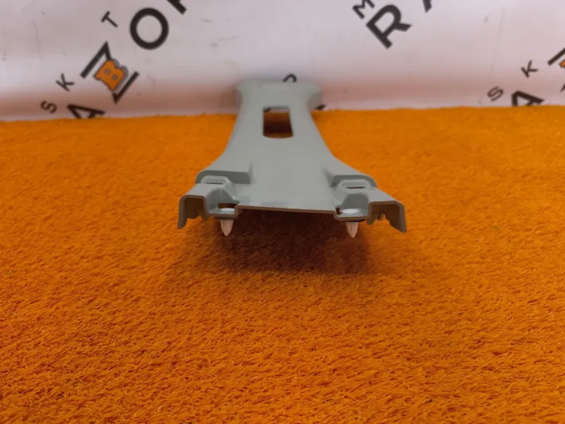 Обшивка центральной стойки