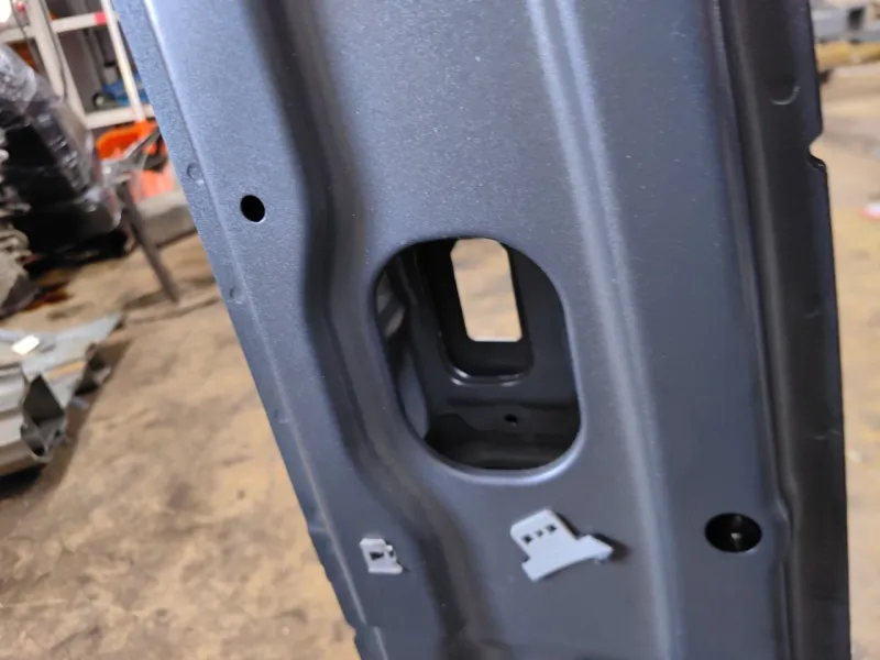 Порог с центральной стойкой