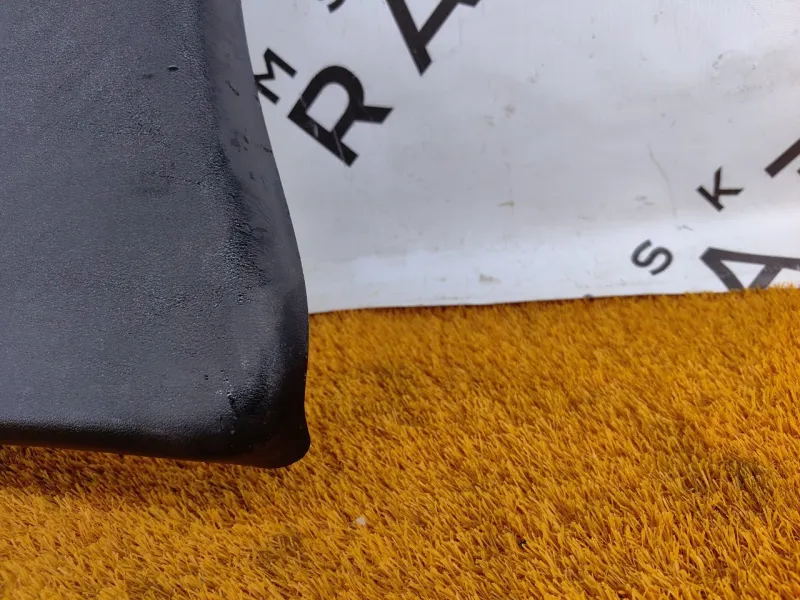 Обшивка двери багажника