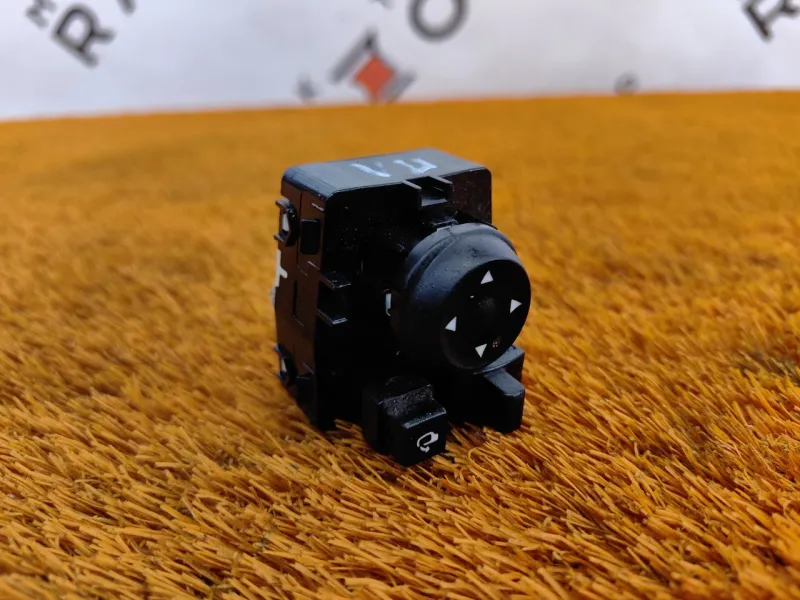 Блок управления зеркалами