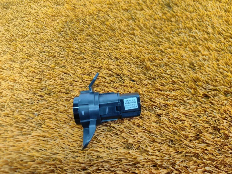 Кнопка запуска двигателя