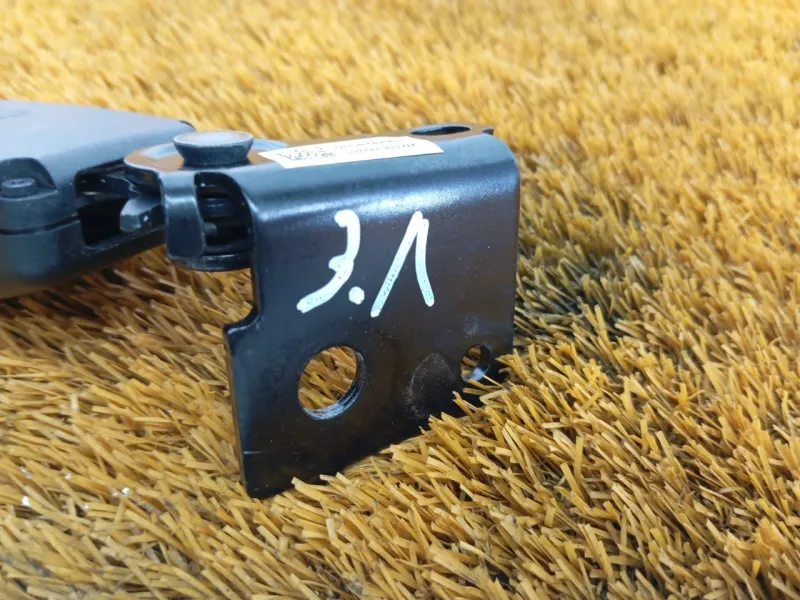 Ответная часть ремня безопасности