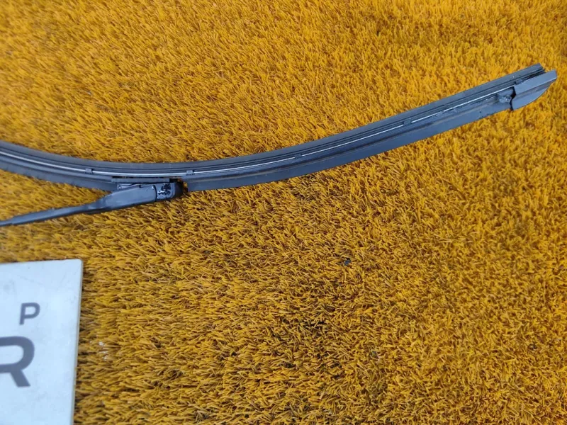 Поводок стеклоочистителя лобового стекла