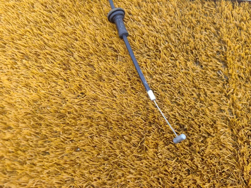 Трос замка капота