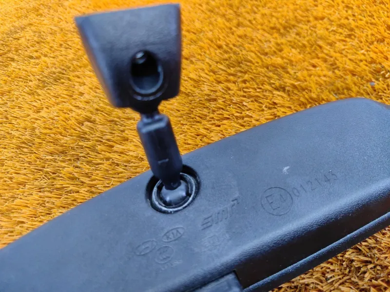 Зеркало заднего вида