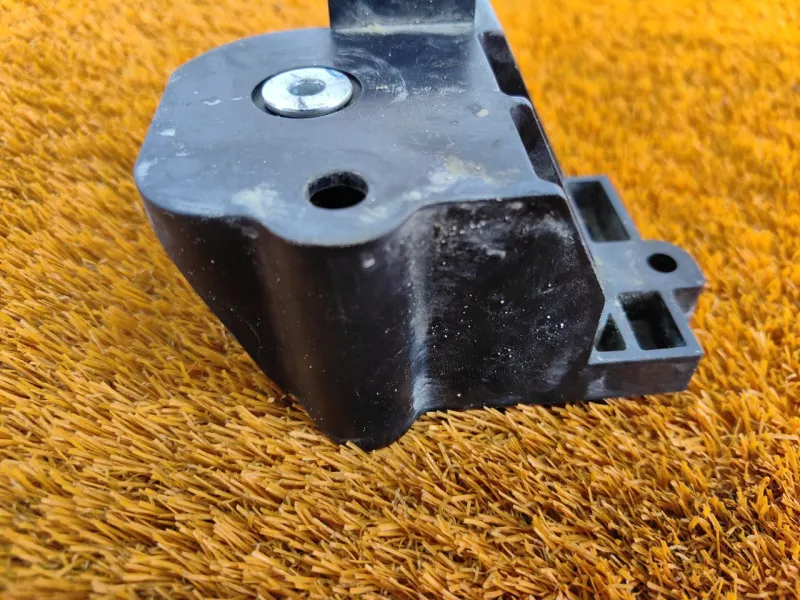 Крепление радиатора