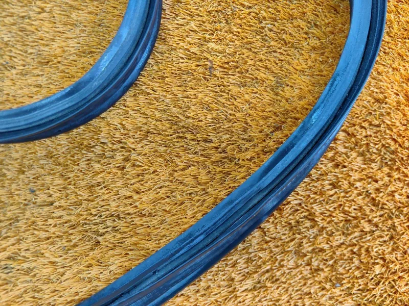 Уплотнитель багажника