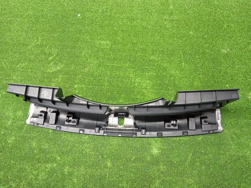 Накладка замка багажника