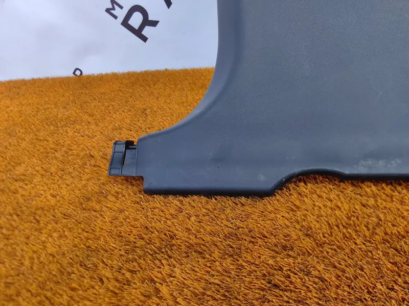 Обшивка центральной стойки