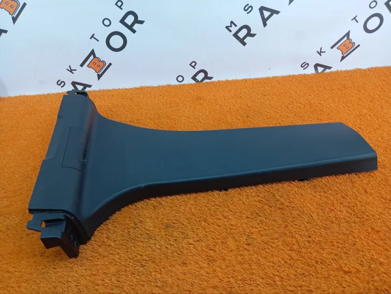 Обшивка центральной стойки