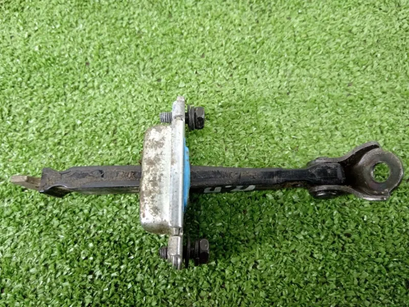 Ограничитель двери