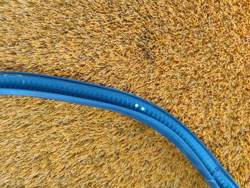 Уплотнитель проема двери