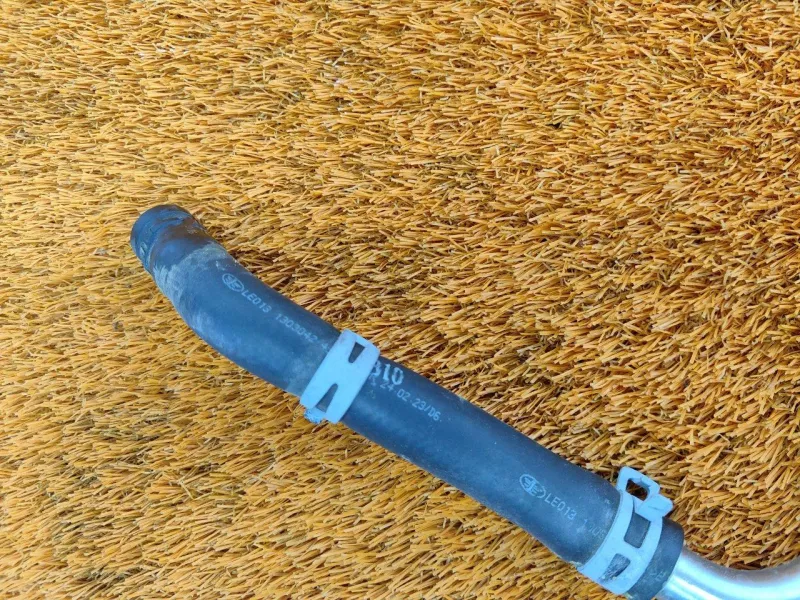 Трубка системы охлаждения