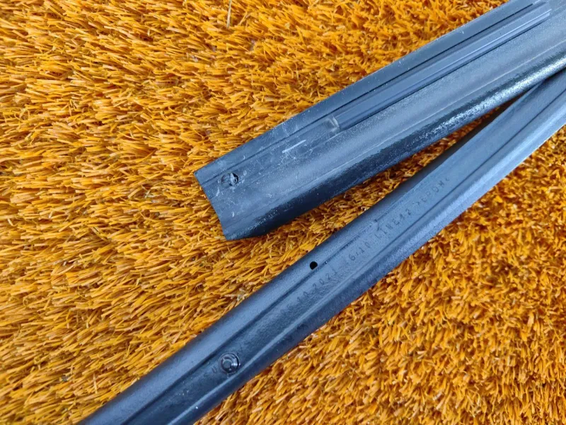 Уплотнитель двери