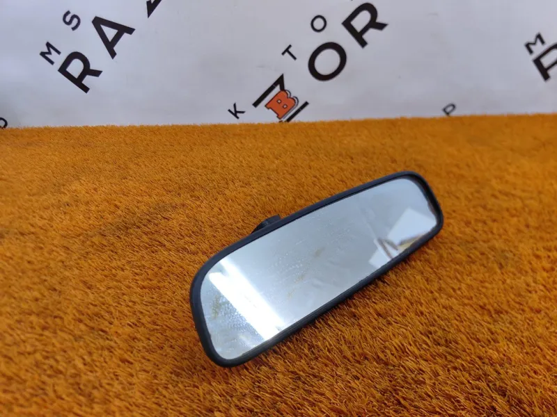 Зеркало заднего вида