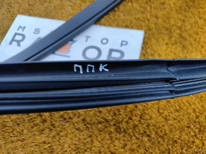 Уплотнитель проема двери