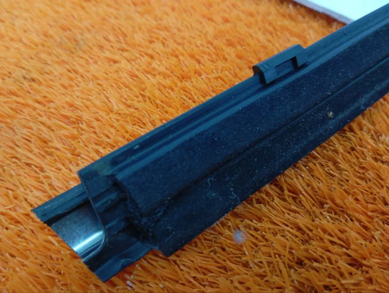 Молдинг стекла