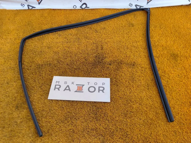 Уплотнитель стекла двери