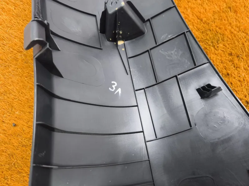 Накладка на стойку кузова