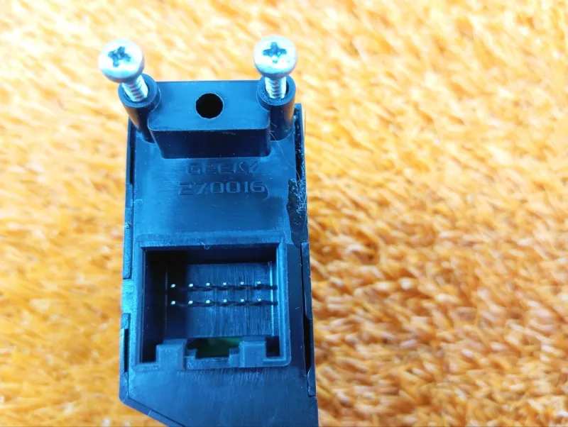 Кнопка стояночного тормоза