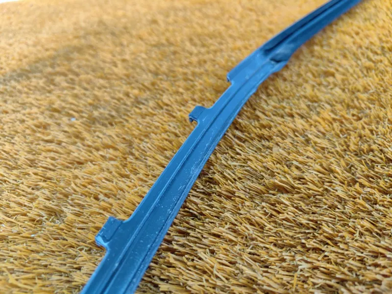 Молдинг стекла