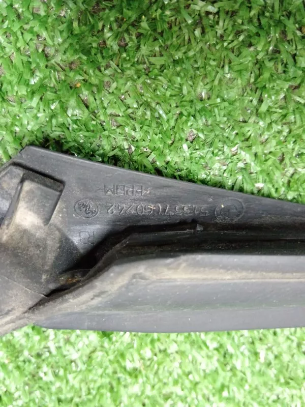 Уплотнитель стекла двери