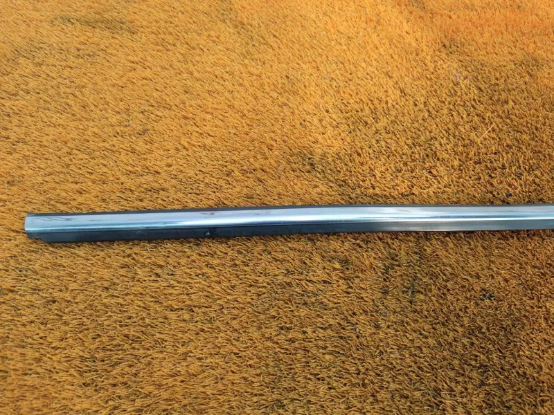 Молдинг стекла