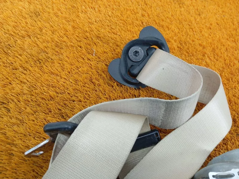 Ремень безопасности