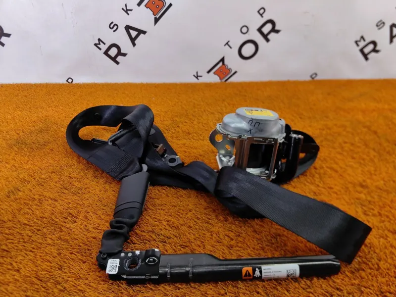 Ремень безопасности