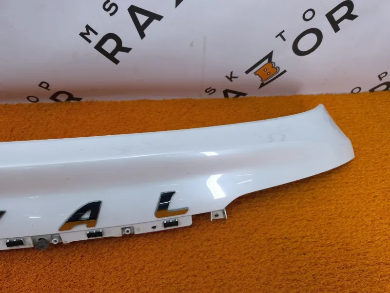 Накладка крышки багажника