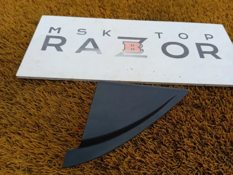 Уголок двери