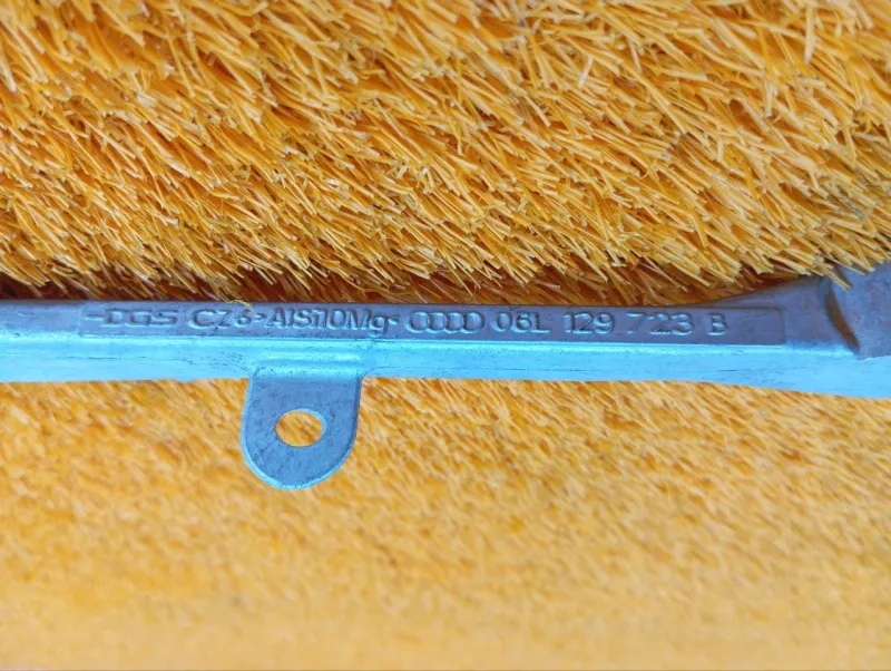 Кронштейн впускного коллектора