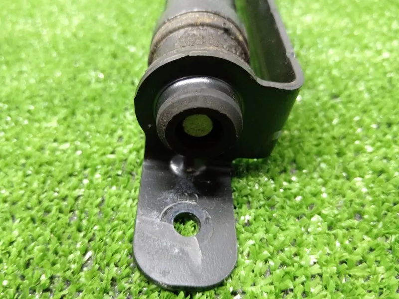 Демпфер крышки багажника