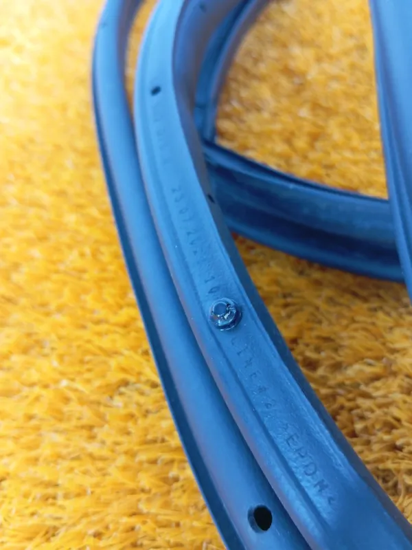 Уплотнитель двери