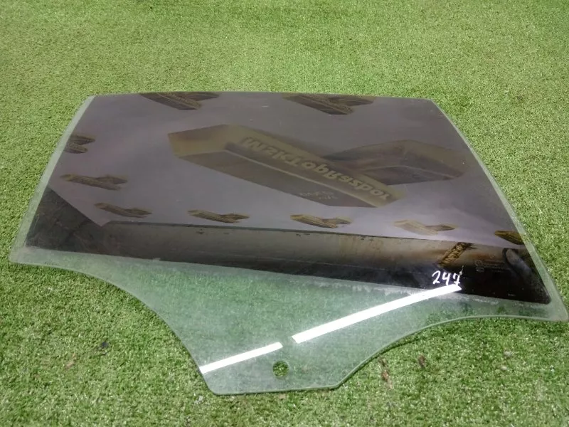 Стекло двери BMW 3-Series 2007 51347119978 E90, заднее правое