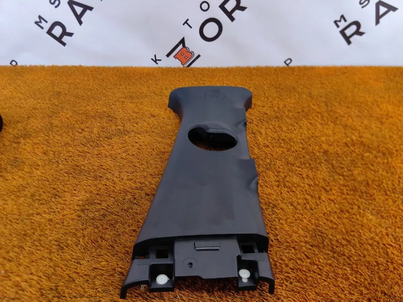 Обшивка центральной стойки